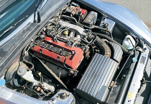 エンジンは250ps/22.2㎏mを発揮するF20C型2ℓVTEC。2.2ℓとなり、低速トルクが太った後期型よりも高回転域の伸びがあるのが特徴だ