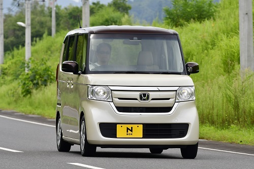 大人気のN-BOX。規格として安全面では不利な部分もあるがいま一番安全な軽自動車だ