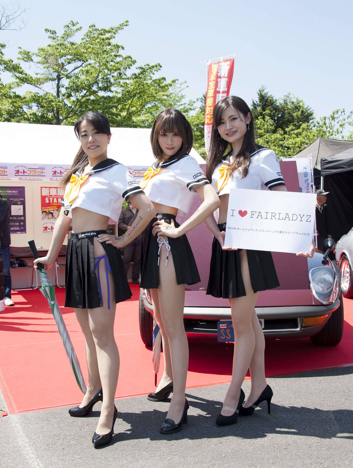 イベントコンパニオン「Zミーティングガールズ」の皆さんもイベントを盛り上げてくれた。(写真右)和輝、(中)羽生ゆか、(写真左)八重子
