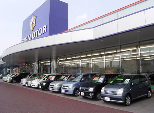 高く買い取った車両を低コストで販売。そんな強みの店舗も増加