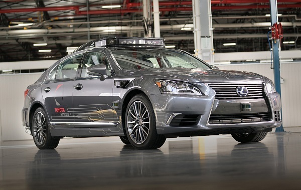 こちらはトヨタが2018年1月に公開した次世代の自動運転実験車(ベースはLS 600hL)