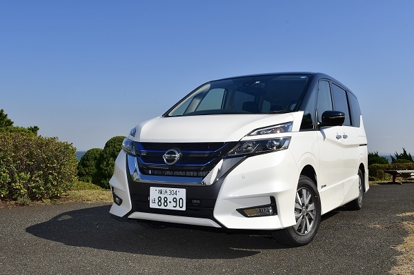 日産 セレナe-POWER/全長×全幅×全高:4690×1695×1865mm、価格帯:243万5400-343万6560円(※オーテック除く)。ノア/ヴォクシーとはサイズ、価格もがっぷり四つ。e-POWERの追加でさらなる販売増を狙う