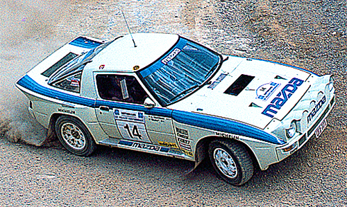 RX-7は1982年にWRCにチャレンジ。翌年ベルギーにMRTE(マツダ・ラリー・チーム・ヨーロッパ)を設立し、参戦体制を強化したが、’85年アクロポリスの3位が最高位だった