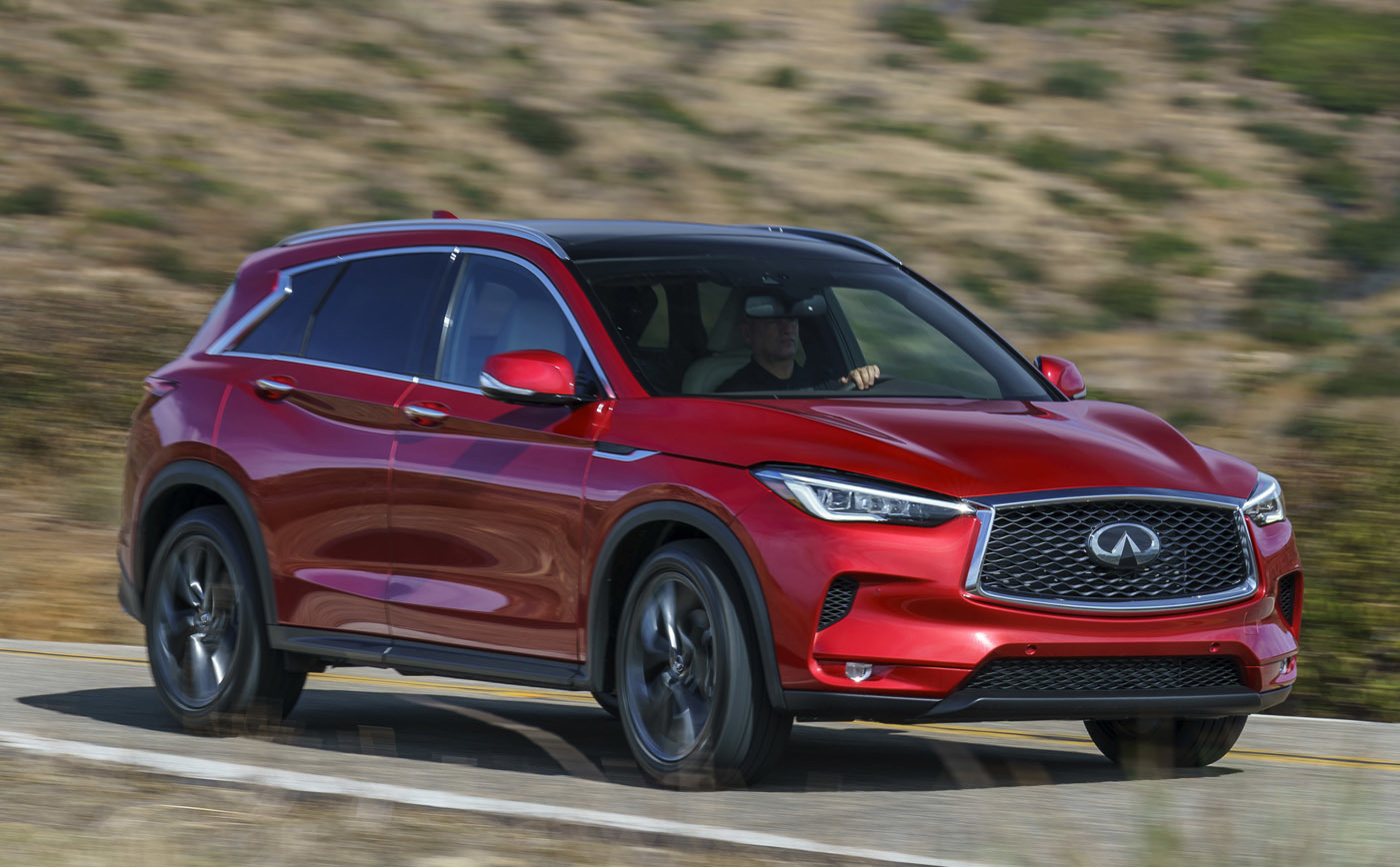 写真は現行型のインフィニティQX50。昨今のSUVブームを受けて、スカイラインのクロスオーバー版として日本導入が期待される。なおスカイラインの現行型は2014年2月登場