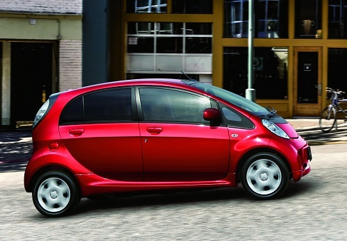つい先日登録車になったi-MiEV。貴重なコンパクトEVとして今後その価値は高まるはずだ