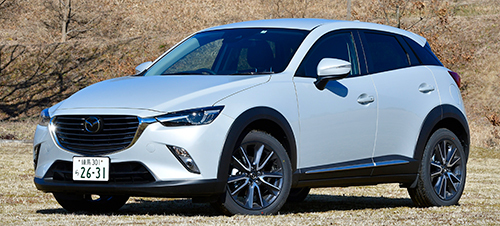 CX-3はSUVのスタイルをしたハッチバック。普通のハッチバックよりも特別感が出るのがクロスオーバーの魅力