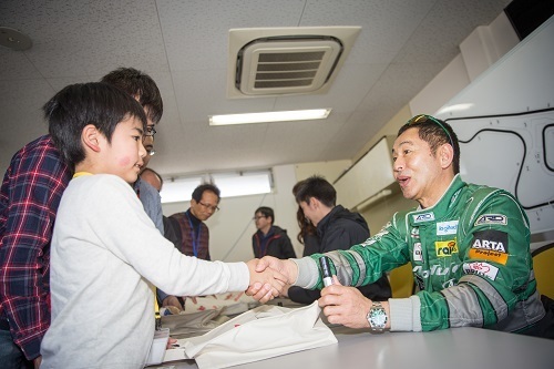 開発アドバイザー土屋圭市氏のトークショーwo、そしてサインももらえるかも!?