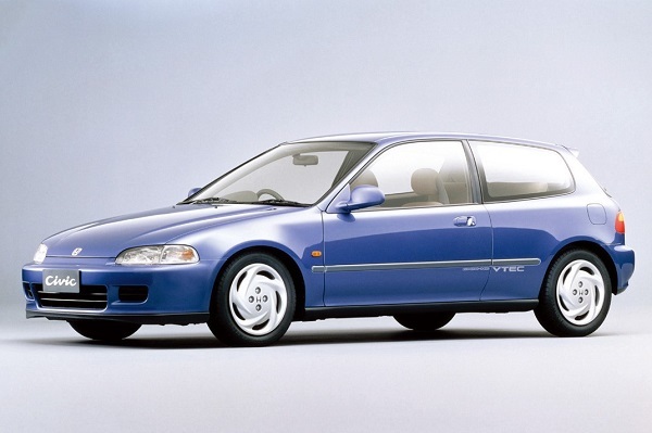 1991年登場の5代目、通称スポーツシビック。同車をはじめ1990年代初頭までハッチバックは3ドアが主流だった