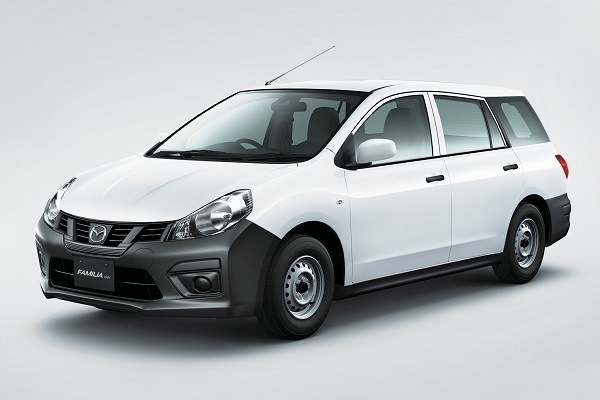 こちらは先代ファミリアバン。日産 NV150 ADベースのOEM車で2006年に発売