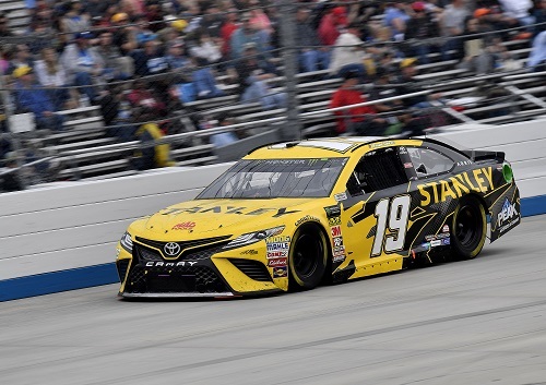 トップカテゴリーのMONSTER ENERGY NASCAR CUP SEIRIESのカムリ