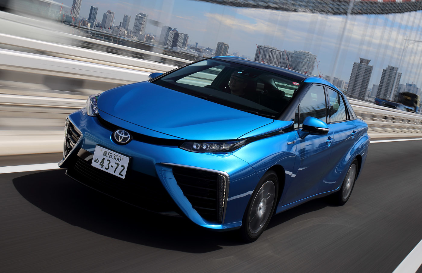 トヨタMIRAI(2014年11月〜)