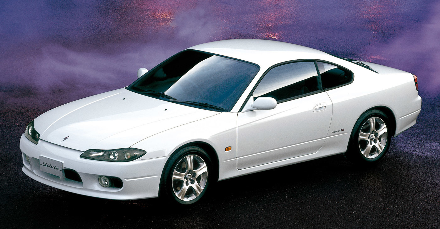 日産・シルビア(S15型は1999〜2002年)