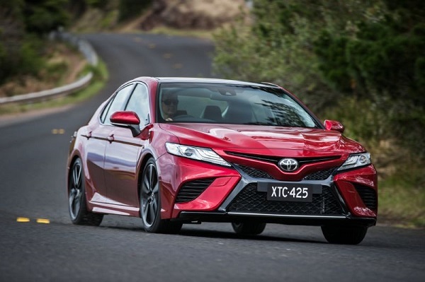 こちらは豪州仕様のカムリ。北米仕様を筆頭に、豪州仕様にも日本にはない3.5L、V6エンジン車がラインナップされる
