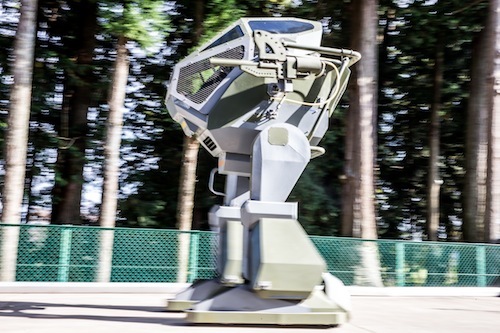 2足歩行するロボットを社員教育の一環で作ってしまうなんて凄い!!