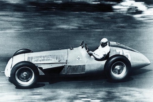 1951年のF1を戦ったアルファロメオ159。後に通算5度のF1王者となるファン・マヌエル・ファンジオらが駆った