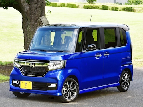 安全装備がもっとも充実している1台。登録車のホンダセンシングと同じ機能を持ち、歩行者認識も行う