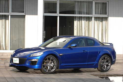 2012年に生産終了したRX-8。エンジンは654cc×2のロータリー
