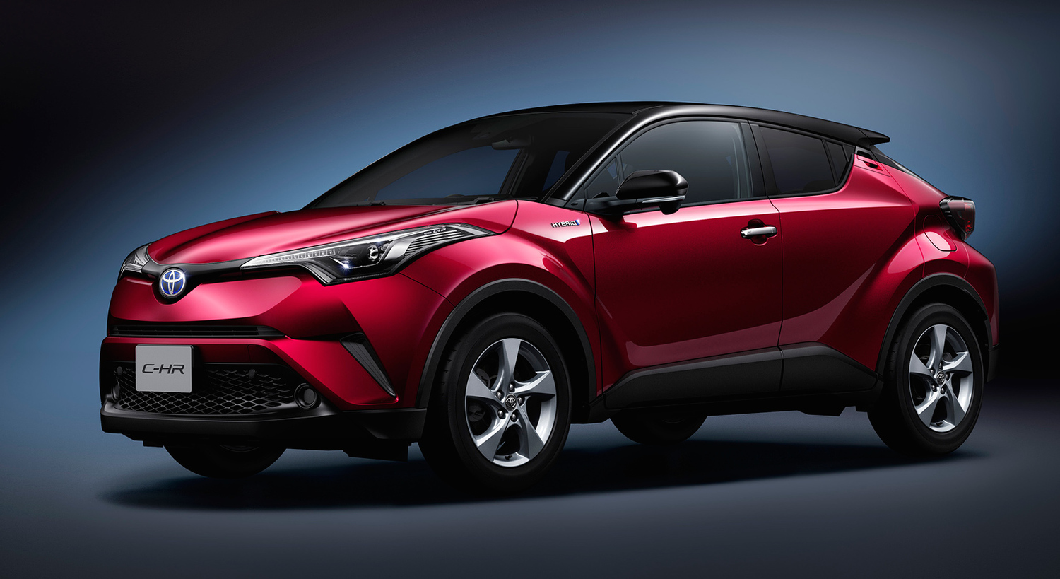 2017年8月にはツートーンカラー仕様を追加。また、同年11月にはシーケンシャルターンランプを装備した特別仕様車を発売