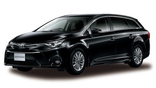 アベンシス、まだいたのか!! というのが率直な感想だ。ステーションワゴンが少ない国産車では貴重な存在