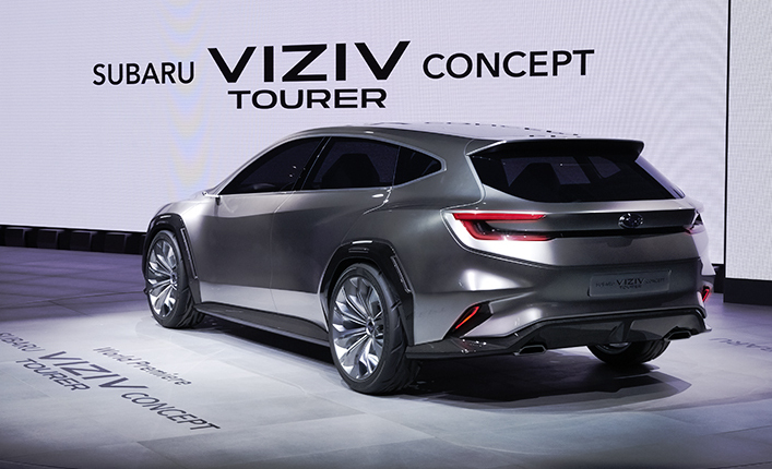 「SUBARU VIZIV TOURER CONCEPT」。事前に報道陣が考えていたよりもかなり完成度が高く、つまり市販型に近かった