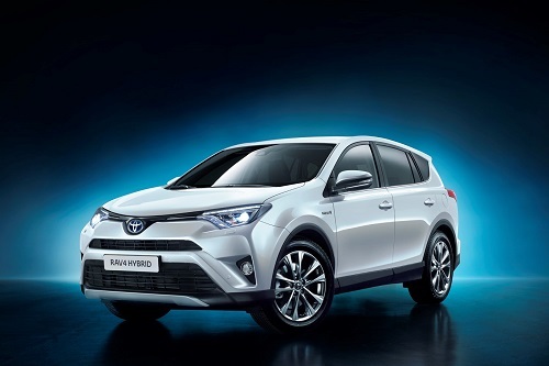 トヨタは欧州でもハイブリッド車が増えてきた。RAV4にはディーゼルも設定されるが、現在ではハイブリッドも用意