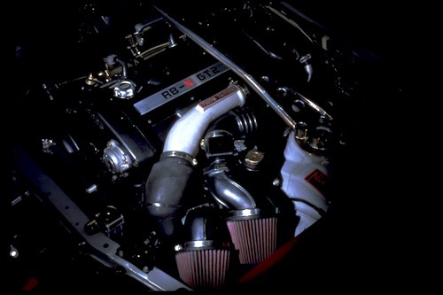 400Rに搭載された「RB-X」。ワークスチューニングの2.8Lエンジンはこの後も決して市販されることはなかった