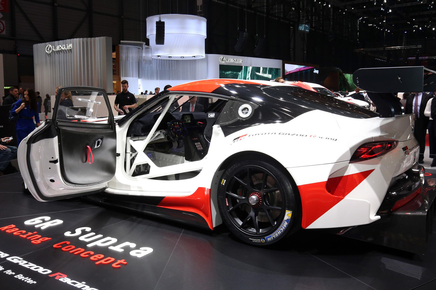 ジュネーブショーに登場した並み居る注目車のなかでも一番人気だったGRスープラレーシングコンセプト