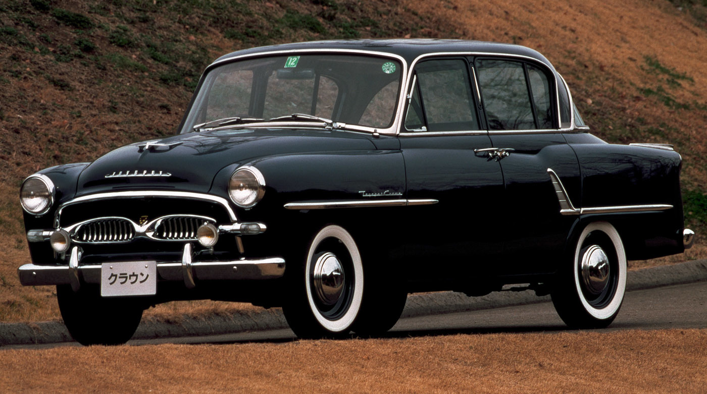 1955年に発売された初代クラウン。アメリカ車を手本としながらも純国産設計だった