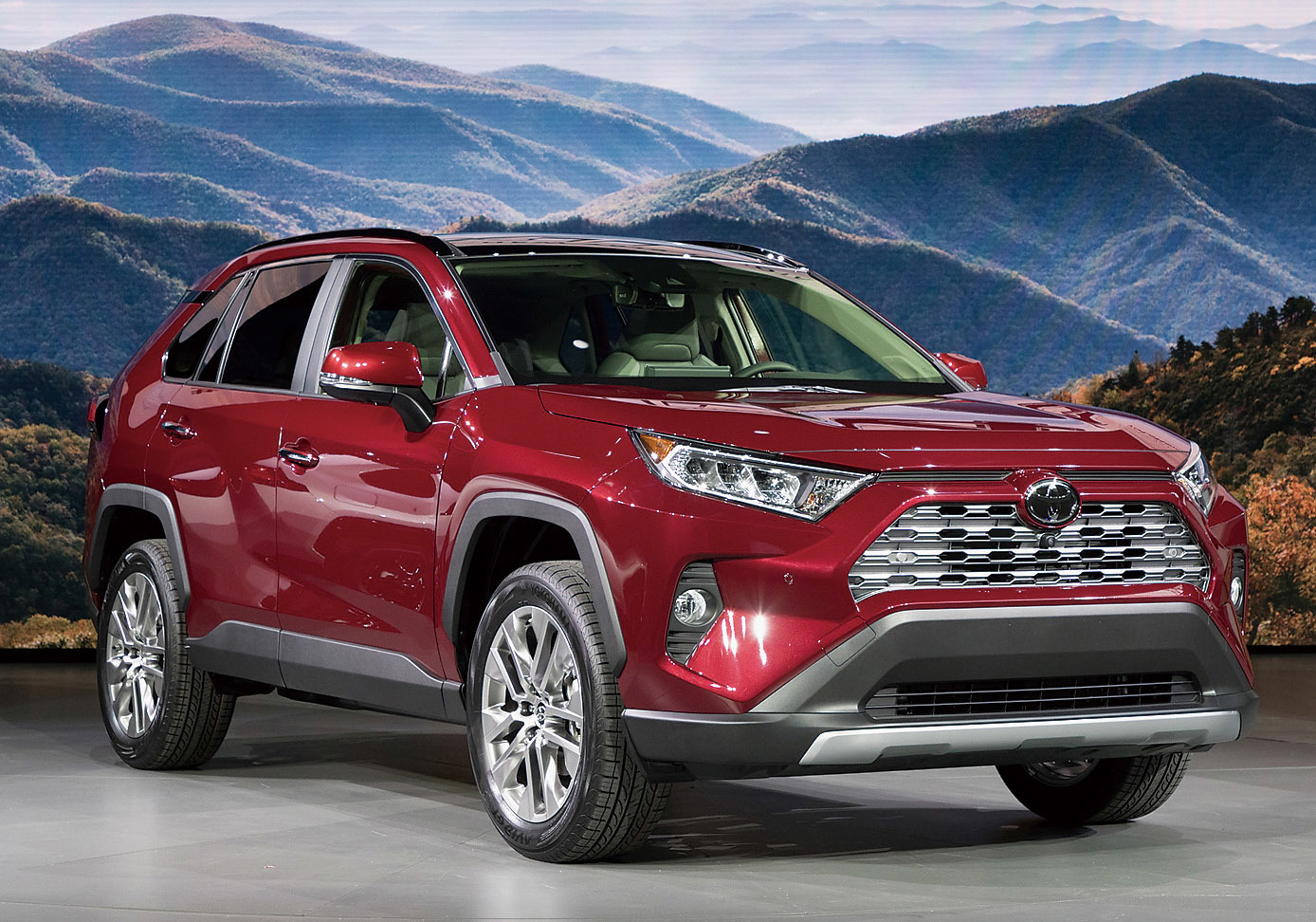 新型RAV4は今年中に北米で発売。日本仕様は2019年春に登場する