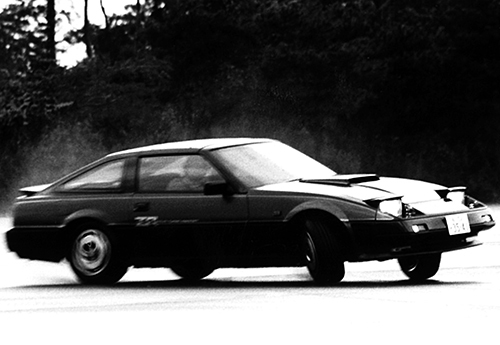DOHC4バルブのストレート6にセラミックターボを組み合わせ、ウエットでも0〜400m加速は15秒45と、期待に違わぬポテンシャルを見せつけた